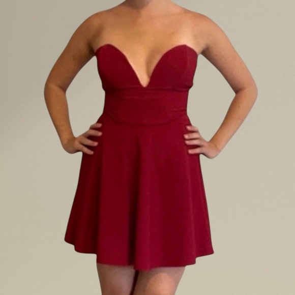 Lulus Dark Red Strapless Formal Dress with Plunging V-Neck | Medium - Picture 2 of 8